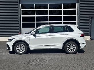 Volkswagen Tiguan R-Line 1.4 TSI eHybrid 16V SUV  Elektrisch Benzine 1.395cc 180kW (265pk) FWD 1.4 TSI eHybrid 16V SUV  Elektrisch Benzine 1.395cc 195kW (265pk) FWD picture 2