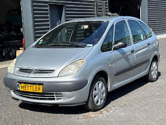 Schadeauto Citroën Xsara PICASSO 1.8 16V MPV  Benzine 1.749cc 86kW (117pk) FWD 2003/9