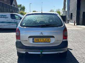 Citroën Xsara PICASSO 1.8 16V MPV  Benzine 1.749cc 86kW (117pk) FWD picture 4