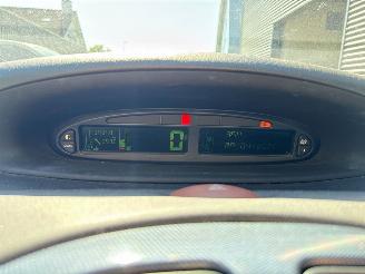 Citroën Xsara PICASSO 1.8 16V MPV  Benzine 1.749cc 86kW (117pk) FWD picture 13