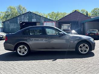 BMW 3-serie 316i 16V Sedan 4Dr Benzine 1.597cc 90kW (122pk) RWD picture 6
