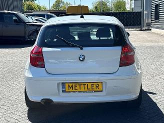 BMW 1-serie 118i 16V Hatchback 2Dr Benzine 1.995cc 105kW (143pk) RWD picture 4