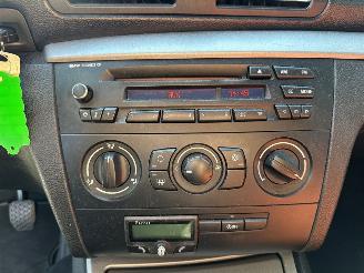 BMW 1-serie 118i 16V Hatchback 2Dr Benzine 1.995cc 105kW (143pk) RWD picture 17