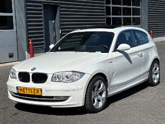 skadebil auto BMW 1-serie 118i 16V Hatchback 2Dr Benzine 1.995cc 105kW (143pk) RWD 2007/8