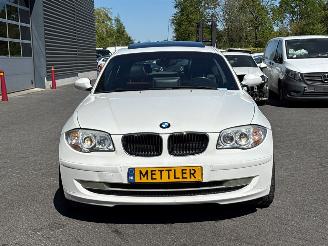 BMW 1-serie 118i 16V Hatchback 2Dr Benzine 1.995cc 105kW (143pk) RWD picture 8