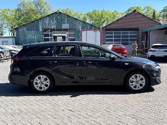 Kia Ceed 1.0i T-GDi 12V Combi/o 4Dr Benzine 998cc 74kW (101pk) FWD picture 6