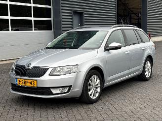 skadebil auto Skoda Octavia 1.6 TDI GreenTec 16V Combi/o 4Dr Diesel 1.598cc 77kW (105pk) FWD 2013/12