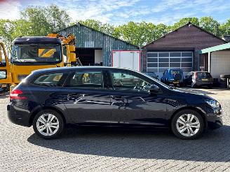 Peugeot 308 1.6 BlueHDi 120 Combi/o 4Dr Diesel 1.560cc 88kW (120pk) FWD picture 6