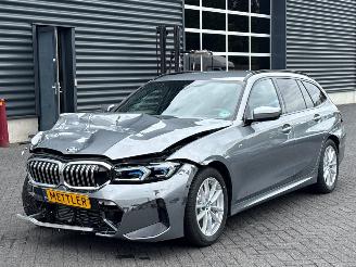 krockskadad bil auto BMW 3-serie 330d 3.0 Mild Hybrid xDrive 24V Combi/o  Elektrisch Diesel 2.993cc 210kW (286pk) 4x4 2025/5