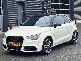 krockskadad bil auto Audi A1 1.2 TFSI Hatchback 2Dr Benzine 1.197cc 63kW (86pk) FWD 2010/10