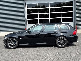 BMW 3-serie 325i 24V Combi/o  Benzine 2.979cc 160kW (218pk) RWD picture 2