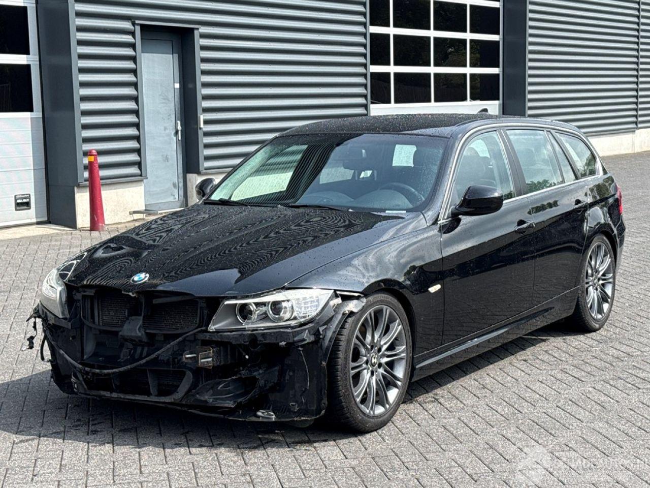 BMW 3-serie 325i 24V Combi/o  Benzine 2.979cc 160kW (218pk) RWD