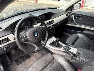 BMW 3-serie 325i 24V Combi/o  Benzine 2.979cc 160kW (218pk) RWD picture 12