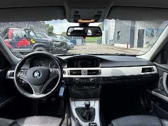 BMW 3-serie 325i 24V Combi/o  Benzine 2.979cc 160kW (218pk) RWD picture 11
