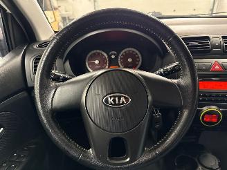 Kia Picanto 1.1 12V Hatchback  Benzine 1.086cc 48kW (65pk) FWD picture 14