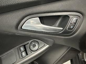 Ford Focus 1.0 Ti-VCT EcoBoost 12V 100 Combi/o  Benzine 998cc 74kW (101pk) FWD picture 17