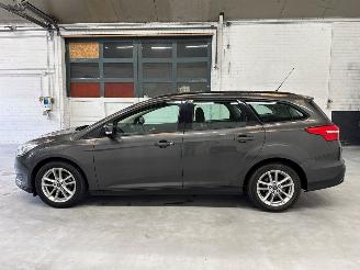 Ford Focus 1.0 Ti-VCT EcoBoost 12V 100 Combi/o  Benzine 998cc 74kW (101pk) FWD picture 2