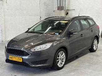 Schadeauto Ford Focus 1.0 Ti-VCT EcoBoost 2016/3