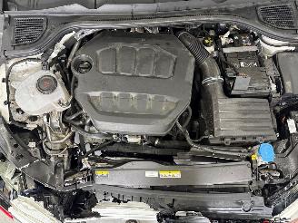 Volkswagen Golf 2.0 GTI 16V Hatchback  Benzine 1.984cc 195kW (265pk) FWD picture 26