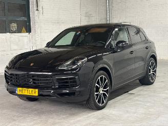 Vaurioauto  passenger cars Porsche Cayenne 3.0 V6 Turbo 24V SUV  Benzine 2.995cc 250kW (340pk) 4x4 2017-05/2023-05 (9YAEA) MDCBE 2020/5