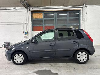 Ford Fiesta 1.3 Hatchback  Benzine 1.299cc 51kW (69pk) FWD picture 2