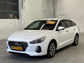 Vaurioauto  passenger cars Hyundai I-30 1.0 T-GDI 12V Combi/o  Benzine 998cc 88kW (120pk) FWD 2017/9