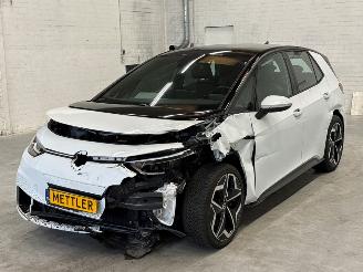 Voiture accidenté Volkswagen ID.3 Pro Pro S 77 kWh Hatchback 4Dr Elektrisch  150kW (204pk) RWD 2021-11  EBJC; EBJA 2022/10