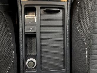 Volkswagen Golf 1.4 TSI 16V Hatchback  Benzine 1.395cc 90kW (122pk) FWD picture 19