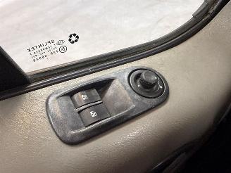 Opel Vivaro 2.5 CDTI 16V Bestel  Diesel 2.464cc 107kW (145pk) FWD picture 16
