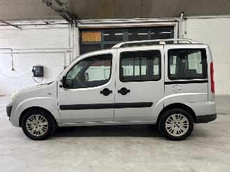 Fiat Doblo 1.4 MPV  Benzine 1.368cc 57kW (77pk) FWD picture 2