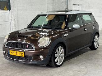 Damaged car Mini Clubman COOPER S CLUBMAN 1.6 16V Combi/o  Benzine 1.598cc 128kW (174pk) FWD 2008/3