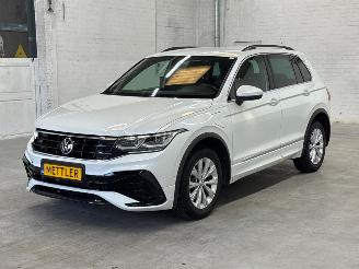 skadebil auto Volkswagen Tiguan R-line 1.4 TSI Plug-in eHybrid 16V SUV  Elektrisch Benzine 1.395cc 180kW (245pk) FWD 2020-11/2024-04  DGEA 2021/6