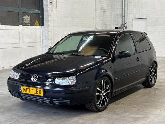 skadebil auto Volkswagen Golf 2.0 Hatchback  Benzine 1.984cc 85kW (116pk) FWD 2001/1