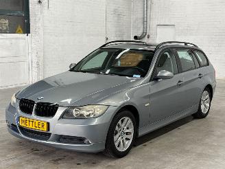 Damaged car BMW 3-serie 318i 2006/4