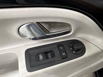 Volkswagen Up! 1.0 12V 75 Hatchback  Benzine 999cc 55kW (75pk) FWD picture 19