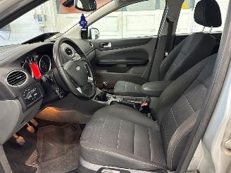 Ford Focus 1.6 16V Hatchback  Benzine 1.596cc 74kW (101pk) FWD picture 10