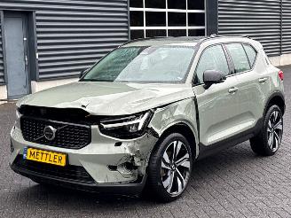 krockskadad bil auto Volvo XC40 2.0 B4 16V Mild Hybrid Autom. SUV  Elektrisch Benzine 1.969cc 145kW (197pk) FWD 2024/1