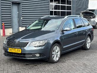 Auto incidentate Skoda Superb 1.8 TSI 16V Combi/o  Benzine 1.798cc 118kW (160pk) FWD 2014/4