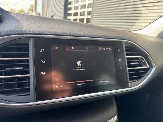 Peugeot 308 1.2 12V e-THP PureTech 130 picture 23