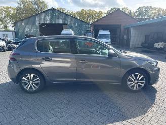 Peugeot 308 1.2 12V e-THP PureTech 130 picture 7
