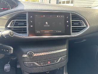 Peugeot 308 1.2 12V e-THP PureTech 130 picture 20