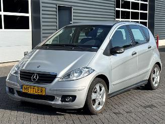 Voiture accidenté Mercedes A-klasse 1.7 A-170 5-Drs. Hatchback 4Dr Benzine 1.699cc 85kW (116pk) FWD 2005/7