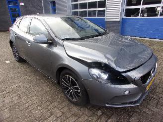 Volvo V-40 1.5 T3 AUTOMAAT  R-DESIGN picture 3