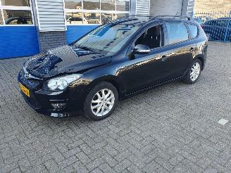 damaged passenger cars Hyundai I-30 CW 1.6i i-Motion 2012/6