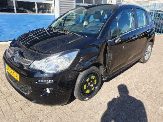 damaged passenger cars Citroën C3 1.0 PureTech Collection 2016/10