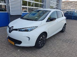 Schadeauto Renault Zoé R240 Intens 22 kWh (Huur accu) 2016/3