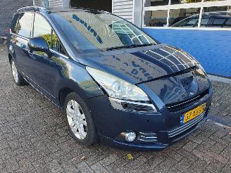 Damaged car Peugeot 5008 1.6 THP Allure 7 persoons 2012/6