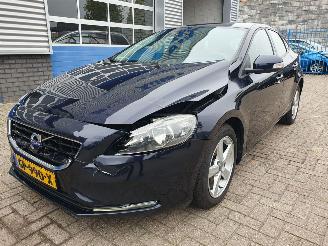 krockskadad bil auto Volvo V-40 2.0 D2 Momentum Business 2015/7