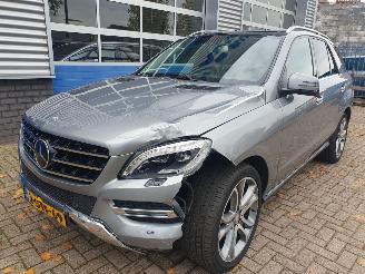 skadebil auto Mercedes ML 350 Bluetec automaat 2013/4