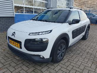 uszkodzony samochody osobowe Citroën C4 cactus 1.6 BlueHDi Shine SCHADEVRIJ 2015/10